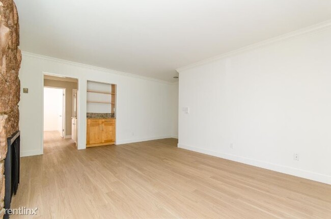 Foto del edificio - 11657 Rochester Ave