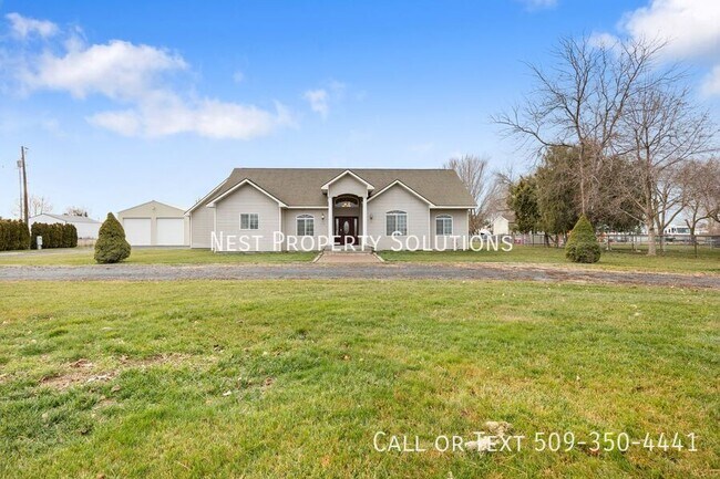 Foto del edificio - 12049 Baseline Rd E