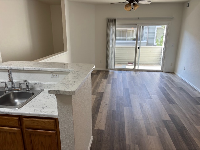 Photo - 912 S Yampa St Apartment