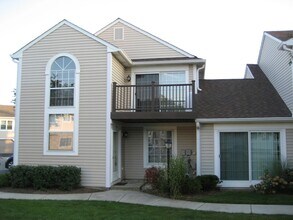 Building Photo - 294 Le Parc Cir