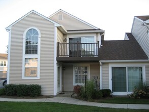 Building Photo - 294 Le Parc Cir