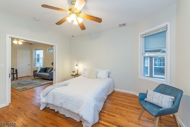 Foto del edificio - 165 Hillside Ave