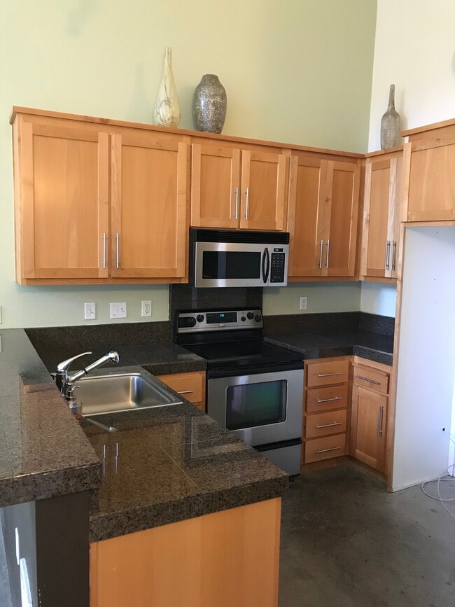 Building Photo - 655 12th St