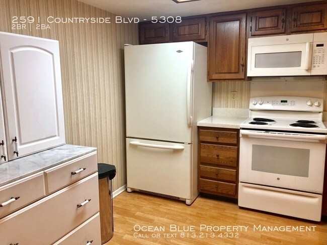 Building Photo - Wonderful and Spacious 2/2 Countryside Condo