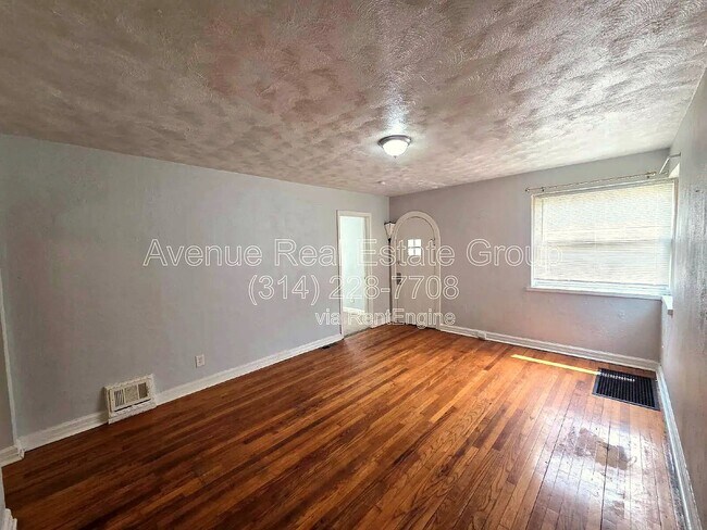 Foto del edificio - 5361 Wilborn Dr