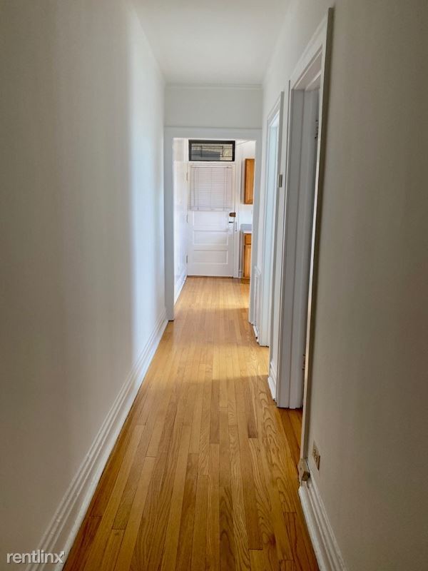 Building Photo - 1 br, 1 bath Apartment - 1913 W Larchmont Ave
