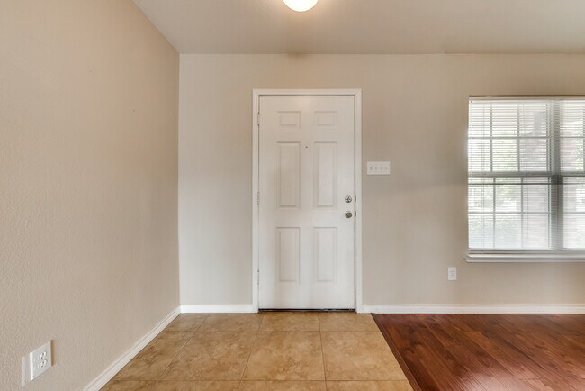 Entrada principal - 6917 Bountiful Grove Dr