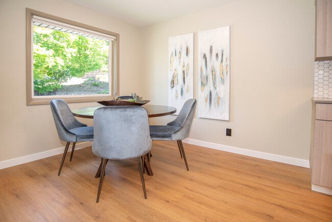 Building Photo - Greenview Manor