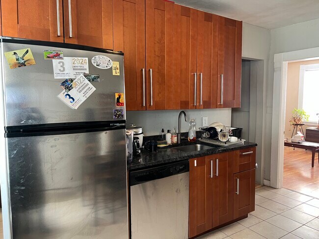 Foto del edificio - 273 Cardinal Medeiros Ave