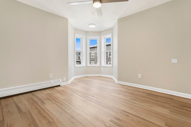 Building Photo - 11 Clarendon Ave