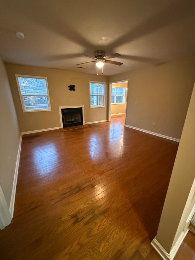 Foto del edificio - 9907 Thunderbolt Way