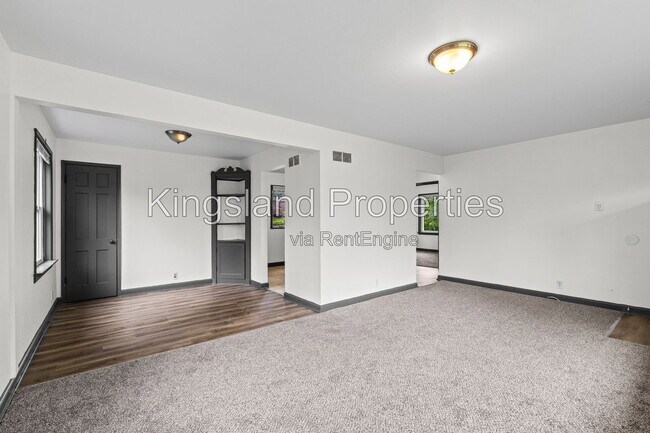 Foto del edificio - 9169 Newby St