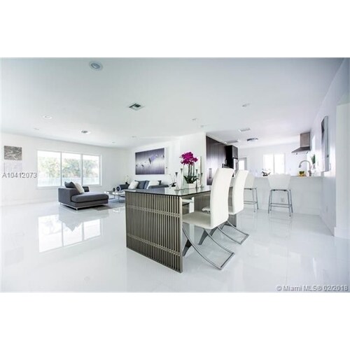 Building Photo - 655 NE 50th Terrace