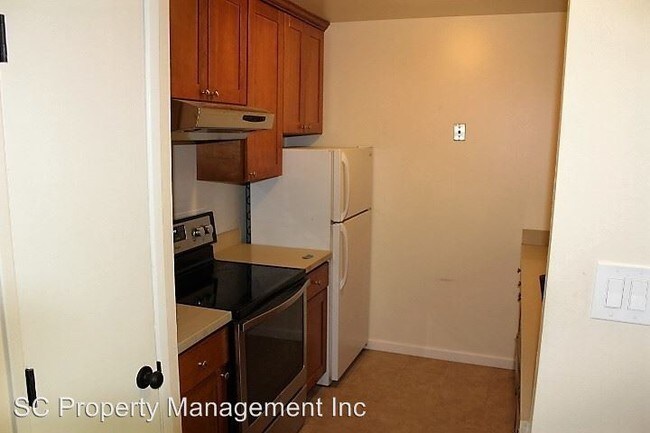 Building Photo - 1501 Carmelita Ave