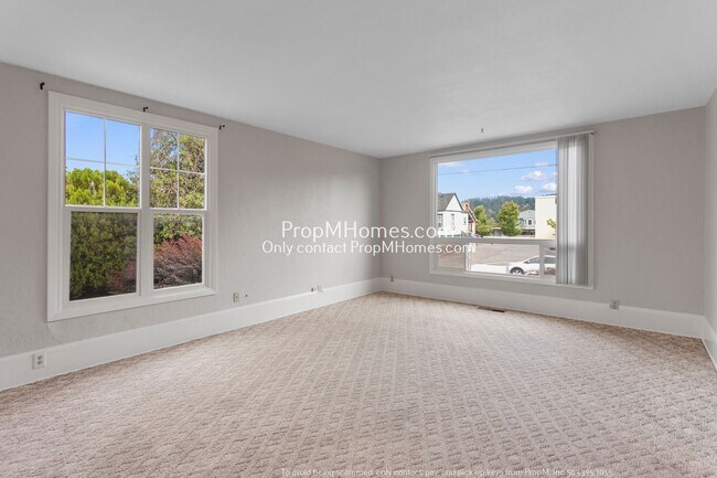 Foto del edificio - Lovely Three Bedroom Home in the Heart of Oregon City!