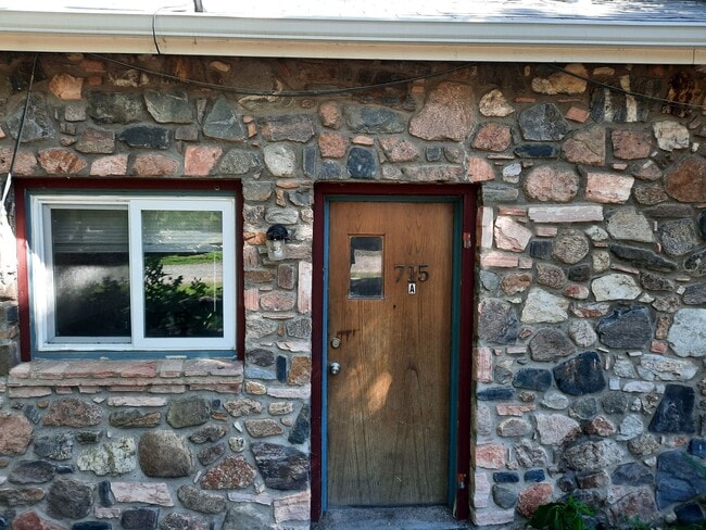 Building Photo - 715 Arapahoe St