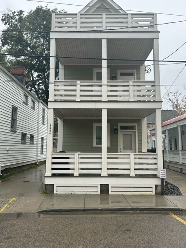 Photo - 225 Nassau Street