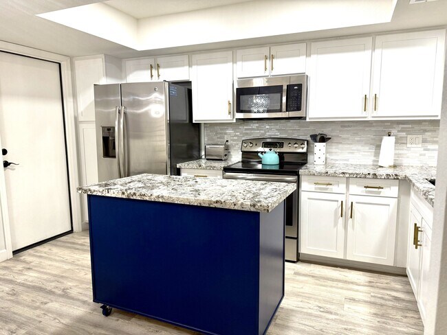 COCINA - 9040 E Winchcomb Dr