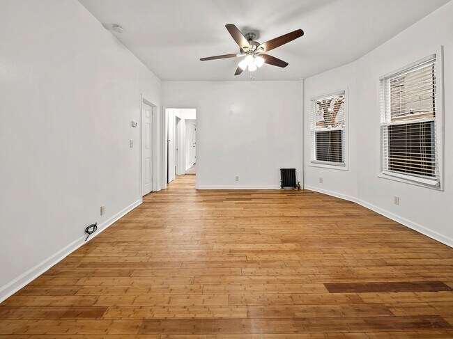 Foto del edificio - 163-165 Montgomery Street, 1