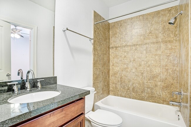 Building Photo - 1931 Summer St