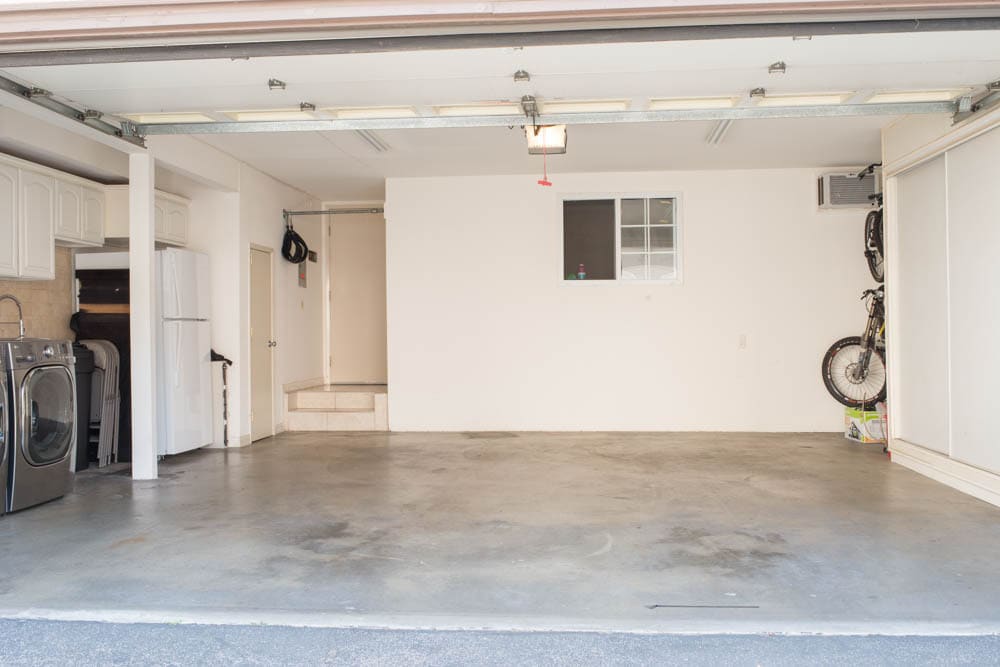 oversized two car garage with lots of space - 7761 Via Rosa Maria