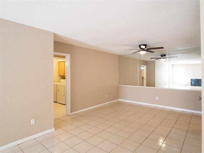 Building Photo - 7400 Bellerive Dr