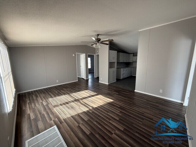 Foto del edificio - For Sale or Rent-to-own - 3 Bed/ 2 Bath on One Acre in Grape Creek