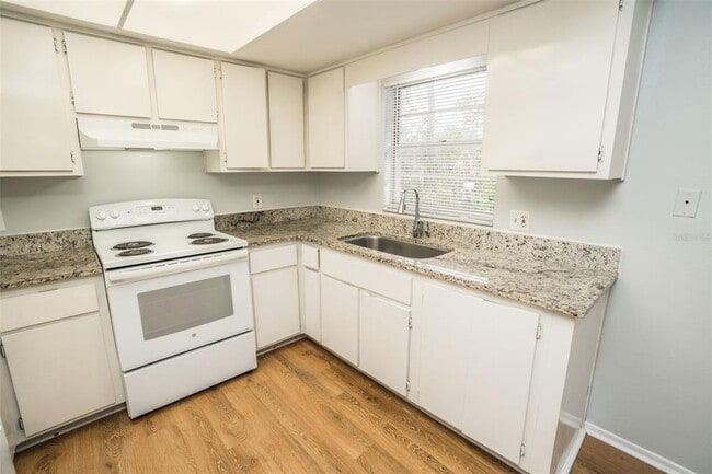 Building Photo - 1277 Sylvia Ave