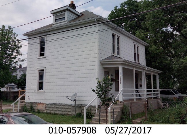 Building Photo - 1342 W State St