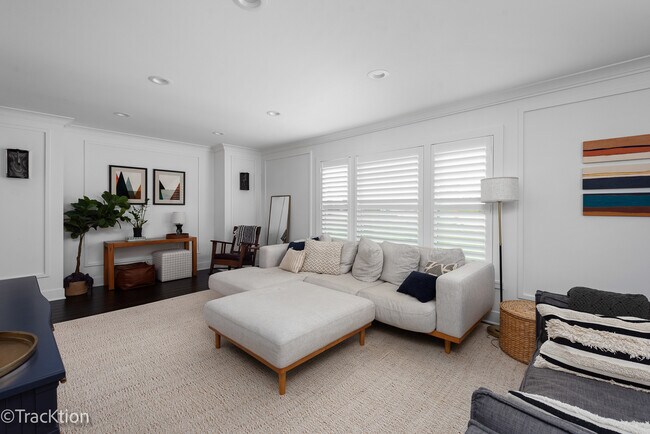 Foto del edificio - 309 White Oak Dr