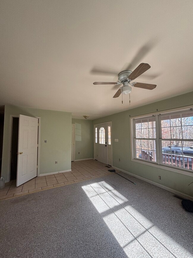 Foto del edificio - 15912 Warburton Dr