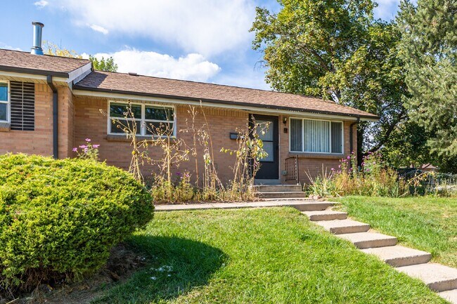 Building Photo - Lovely remodeled 2 Bed 1 Bath in Arvada