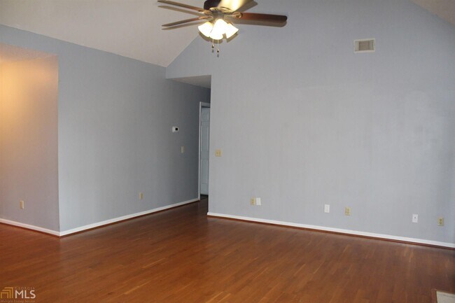 Building Photo - 2512 Westover Dr