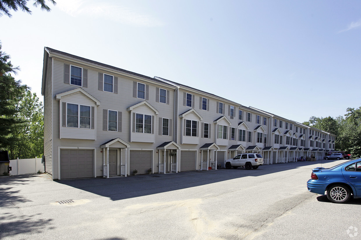 Building Photo - Rogers Common Apartment