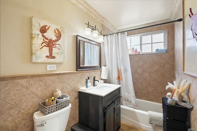 Foto del edificio - 11612 Swinton Ave