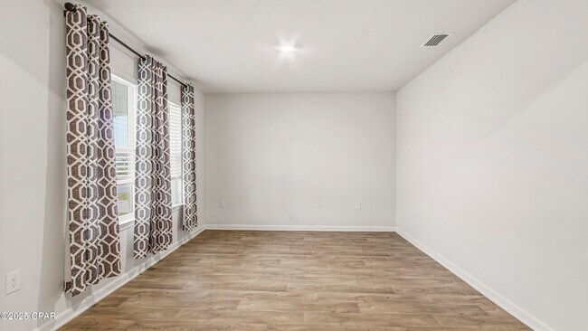 Foto del edificio - 3996 Silver Spur Rd