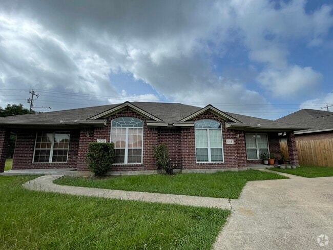 Building Photo - 1010 Sun Meadow Ct