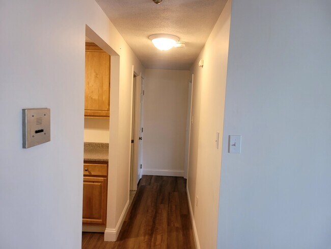 Foto del edificio - 65 Greentree Ln