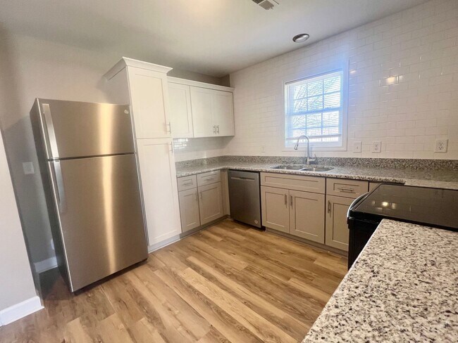 Foto del edificio - 317/319 E. GILBREATH STREET