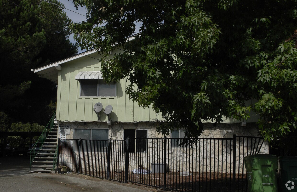 Building Photo - 1084 Hazel