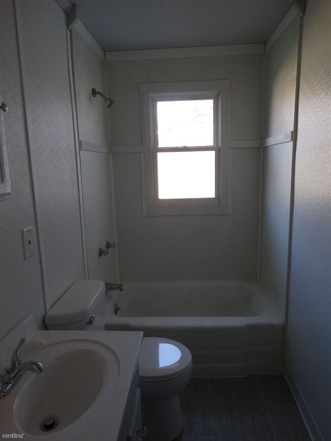 Building Photo - 3 br, 2 bath House - 3415 Washington Avenue