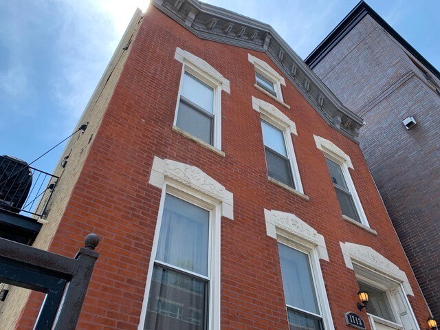 Primary Photo - 1713 W North Ave