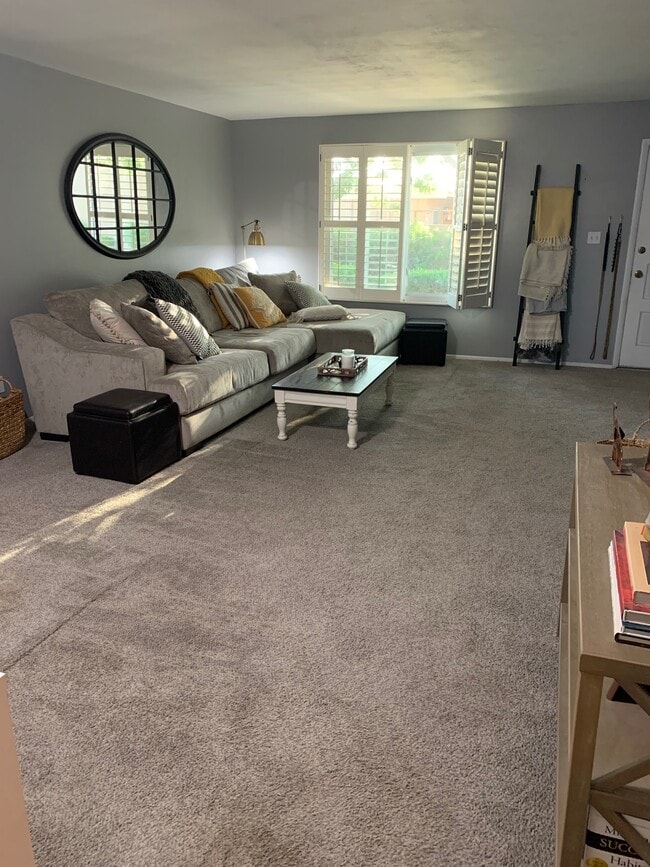 Living Room - 5945 E Thomas Rd