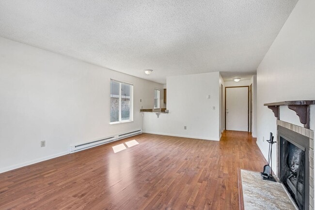 Foto del edificio - 6125 N Addison St