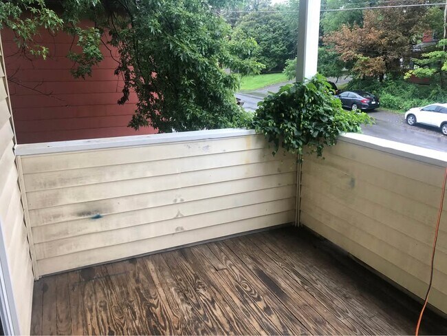 Building Photo - 406 Hillview Pl