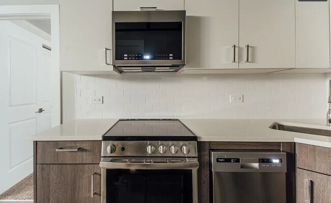 Foto del edificio - 4813 W Montrose Ave