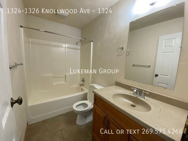 Foto del edificio - 1324-1326 Knollwood Ave-1324