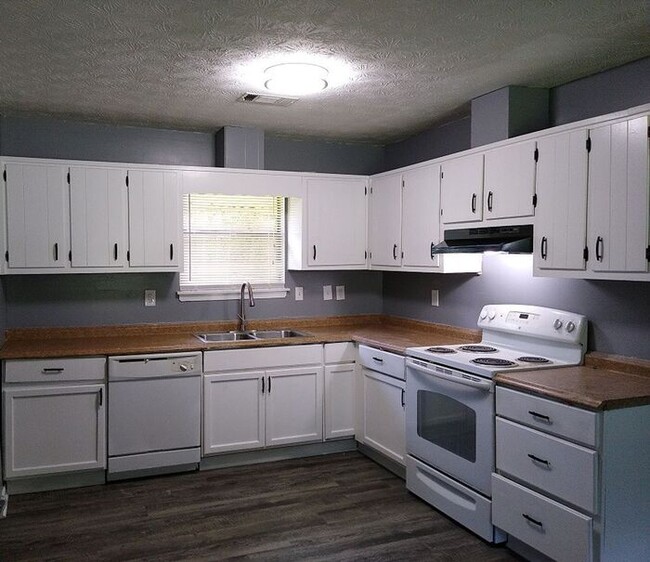Building Photo - 3644 Tarragon Dr