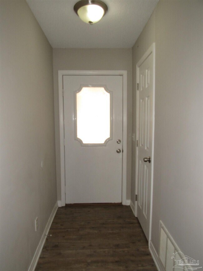Foto del edificio - 2772 Glen Eden Dr