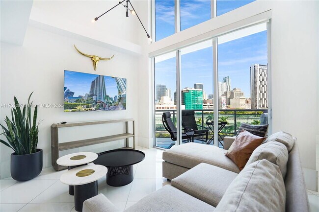 Foto del edificio - 350 S Miami Ave